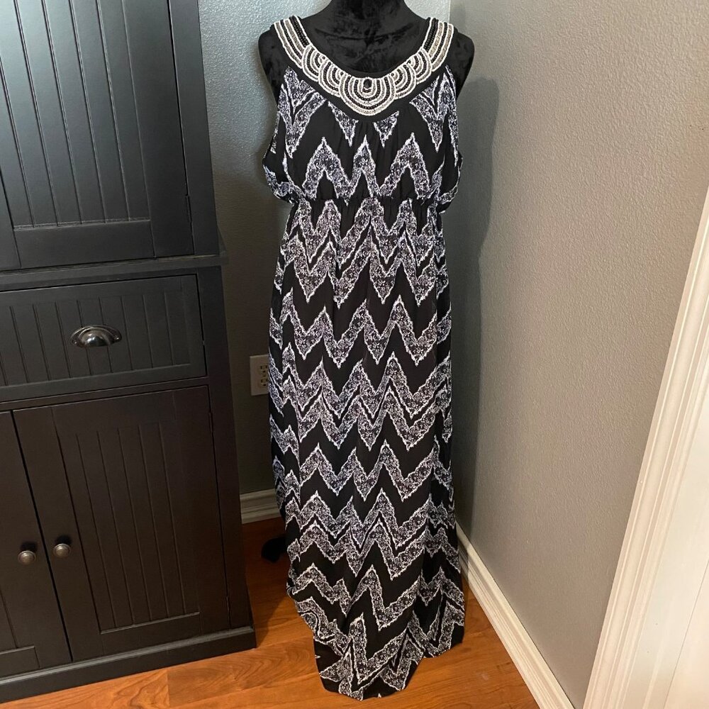 Sami & Jo Maxi Dress Size XL Black White Chevron Beaded Sleeveless Elastic Waist